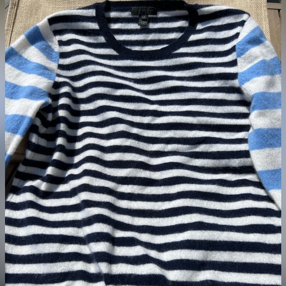 Saks Transitional 100% Cashmere Sweater Navy and Baby Blue Nautical Stripe Large - Picture 1 of 8